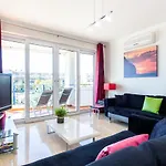 Mira Baia - Meia Praia Family Apartment